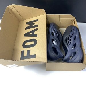 Adidas Yeezy Foam RNNR "Onyx" - Image 7