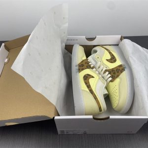 Air Jordan 1 Low "SNKRS Day" (W) - Image 5