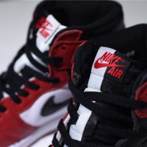Air Jordan 1 Retro High "Homage To Home Chicago" - Image 3