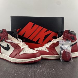 Air Jordan 1 Retro High OG "Chicago Lost and Found" - Image 4