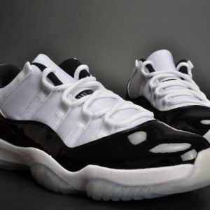 Air Jordan 11 Retro Low "Concord" - Image 7