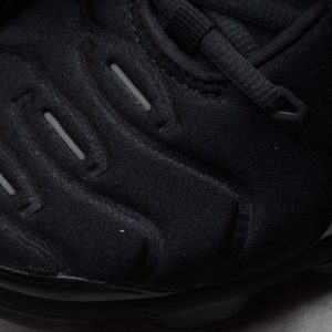 Nike Air VaporMax Plus "Triple Black" - Image 4