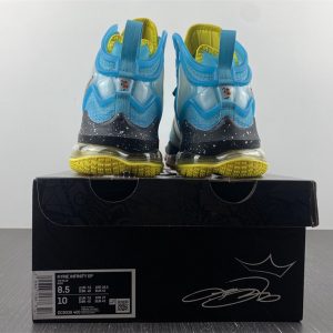 Nike LeBron 19 "Christmas" - Image 8
