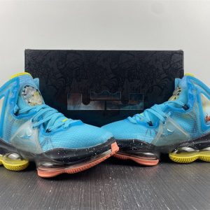 Nike LeBron 19 "Christmas" - Image 10