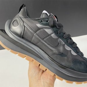Nike Vaporwaffle "Sacai Black Gum" - Image 5